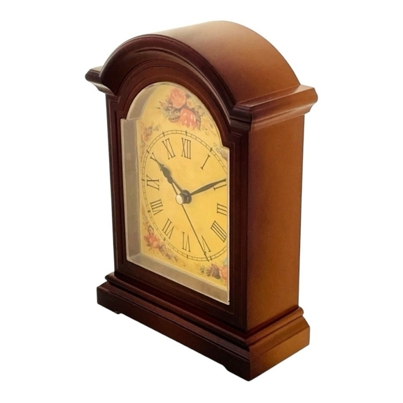 NIB Vintage Look Grandmother Floral Pattern Farmhouse Quartz Clock Table Clock - Picture 3 of 6